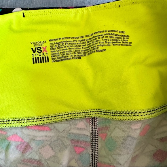 Victorias Secret Leggings - VSX - Colorful Geometric Pattern - LARGE SHORT - Picture 4 of 7